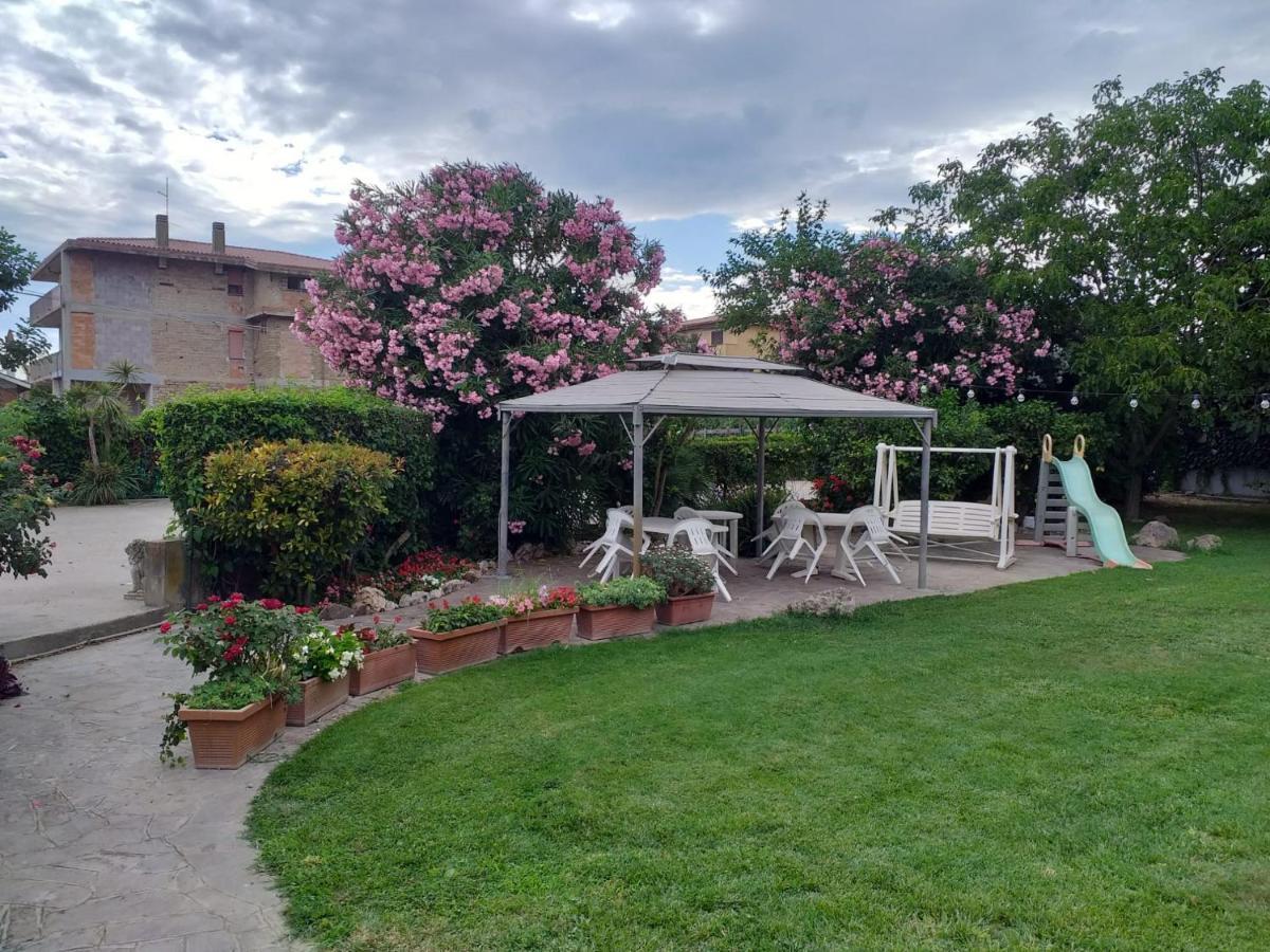 Garden Basement - Seminterrato Max 4 Ospiti - Fiumicino Vicino Aeroporto E Fiera Apartment Exterior photo