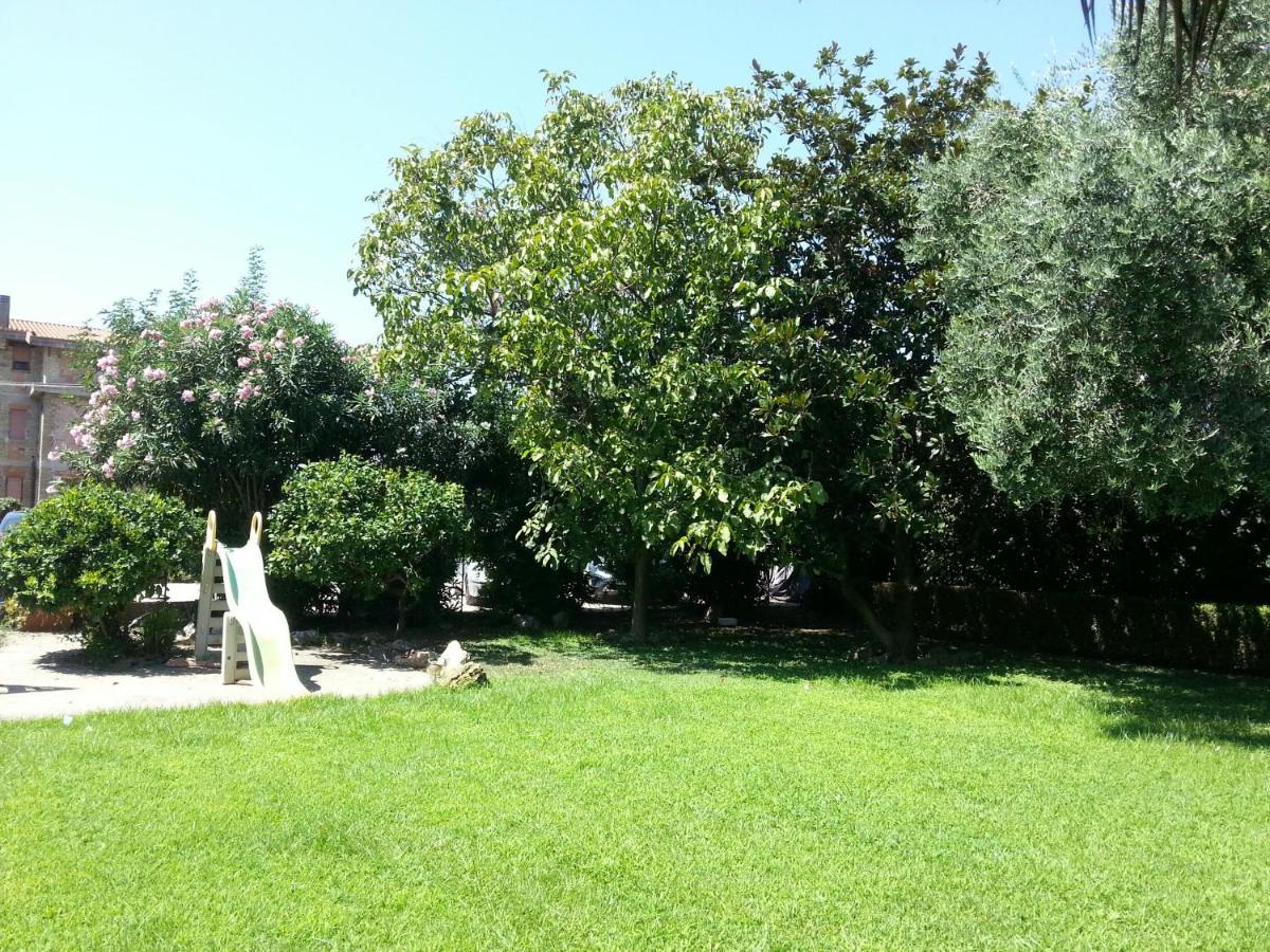 Garden Basement - Seminterrato Max 4 Ospiti - Fiumicino Vicino Aeroporto E Fiera Apartment Exterior photo